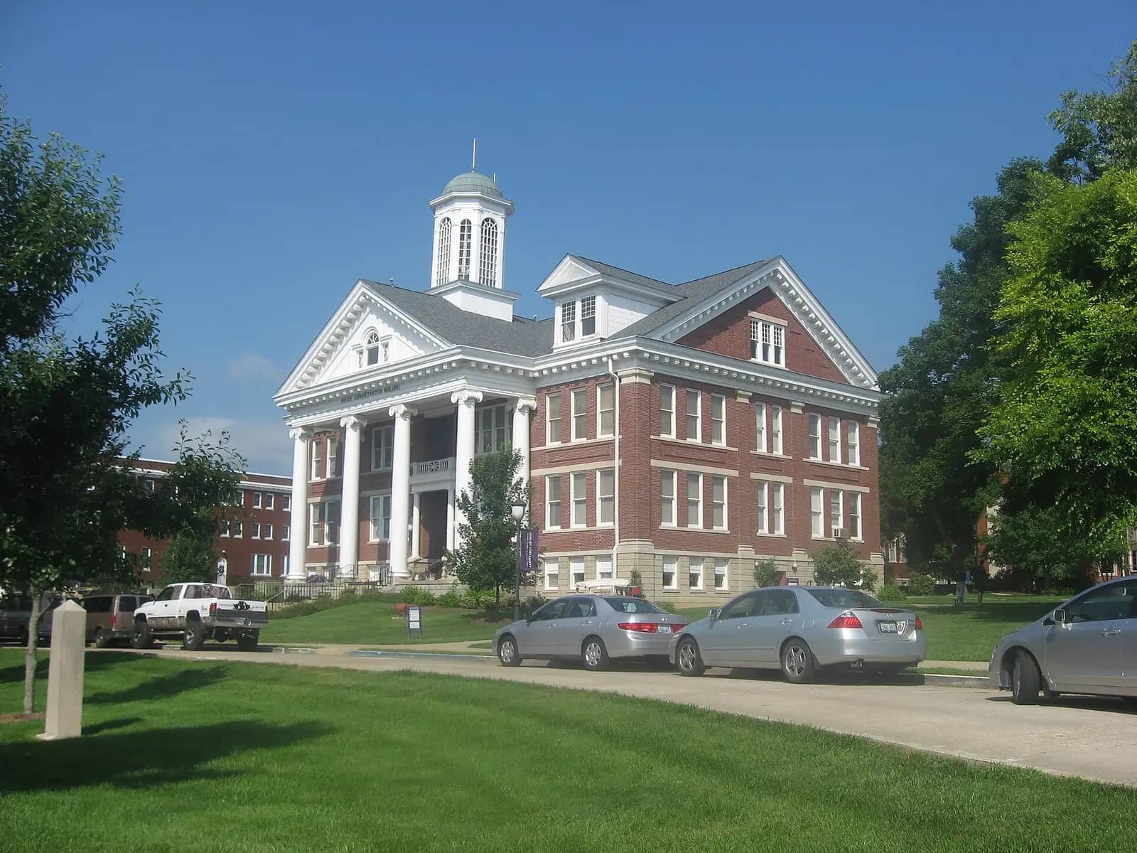 Asbury University campus — Front and northern side of the Hager Administration Building on the campus of Asbury College in Wilmore , Kentucky , Uni
