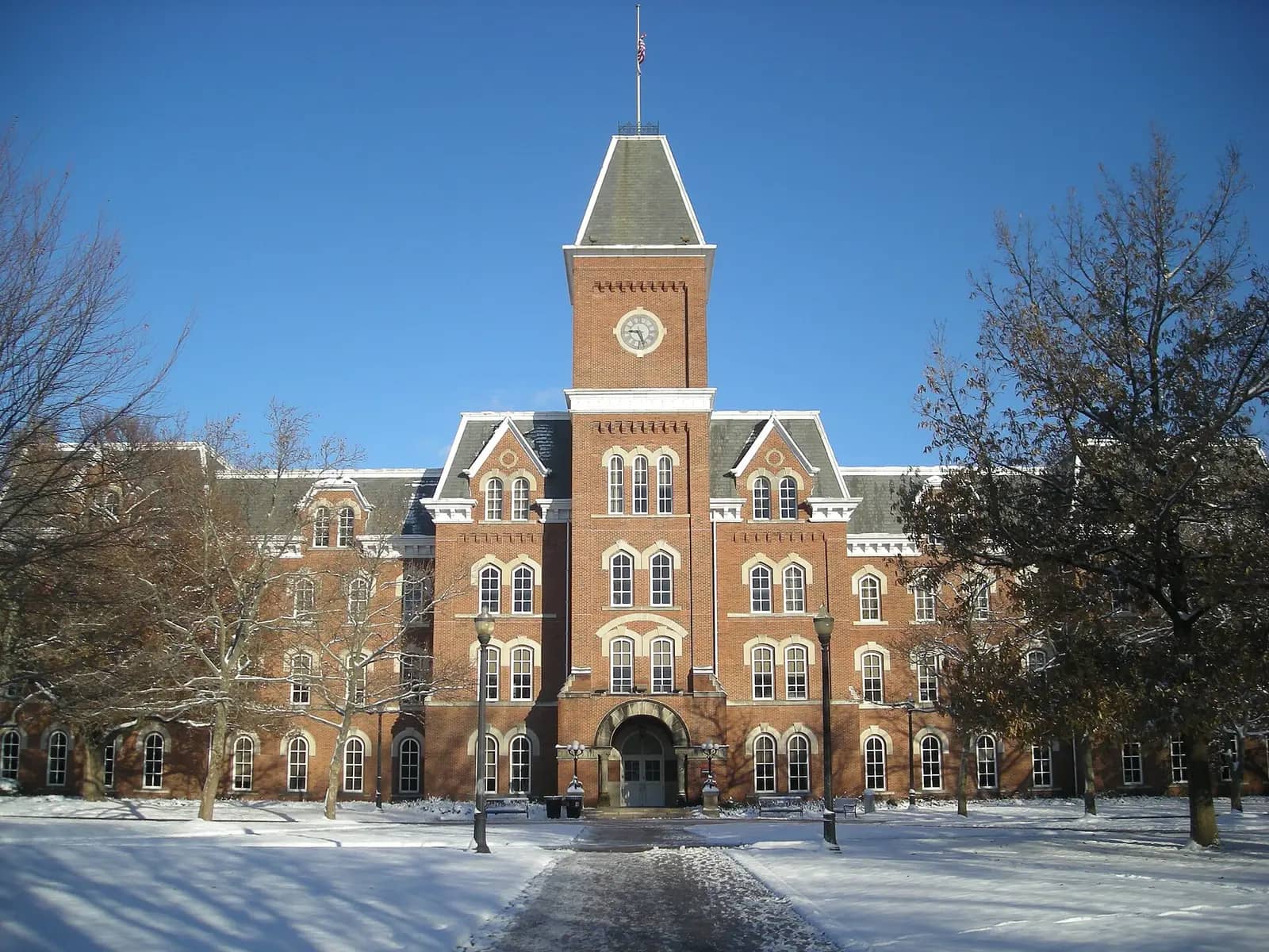 Ohio State University-Main Campus campus — University Hall on the campus of The Ohio State University in Columbus , Ohio ( United States ).