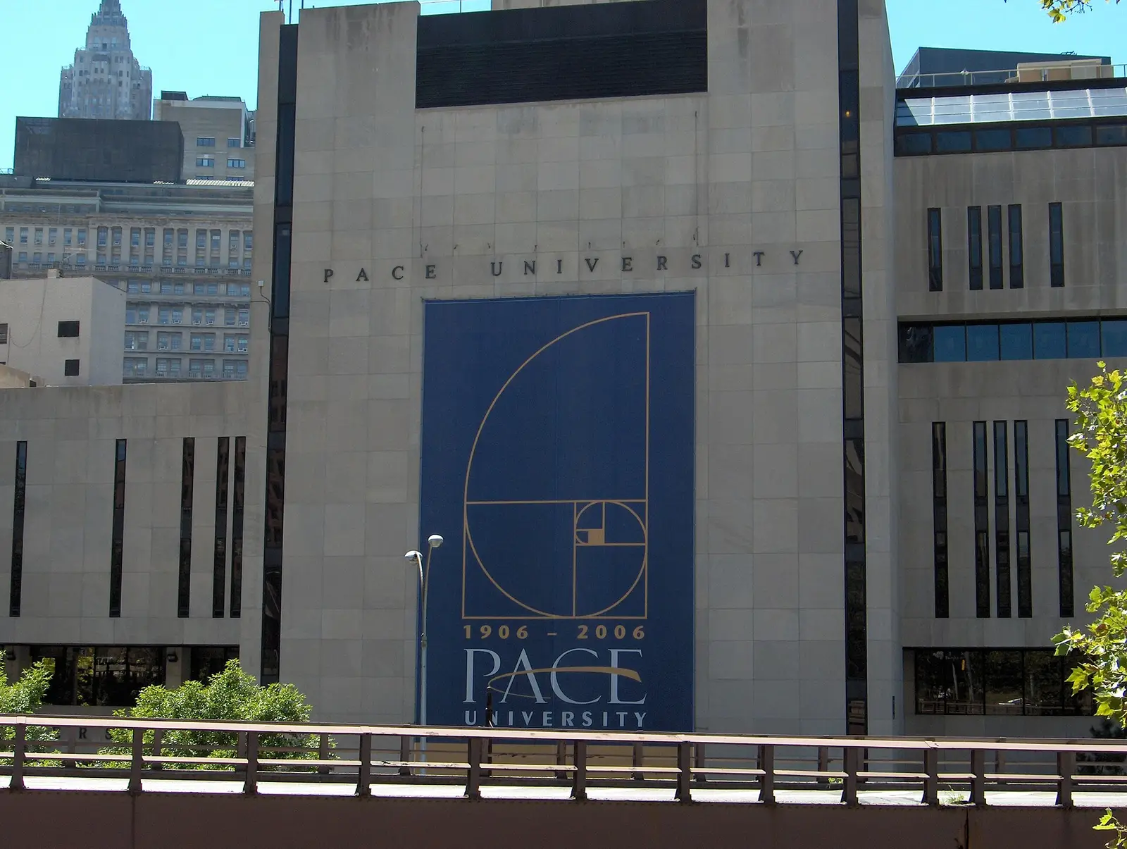 Pace University campus — Photo prise lors d'un voyage à New York, aout 2006.